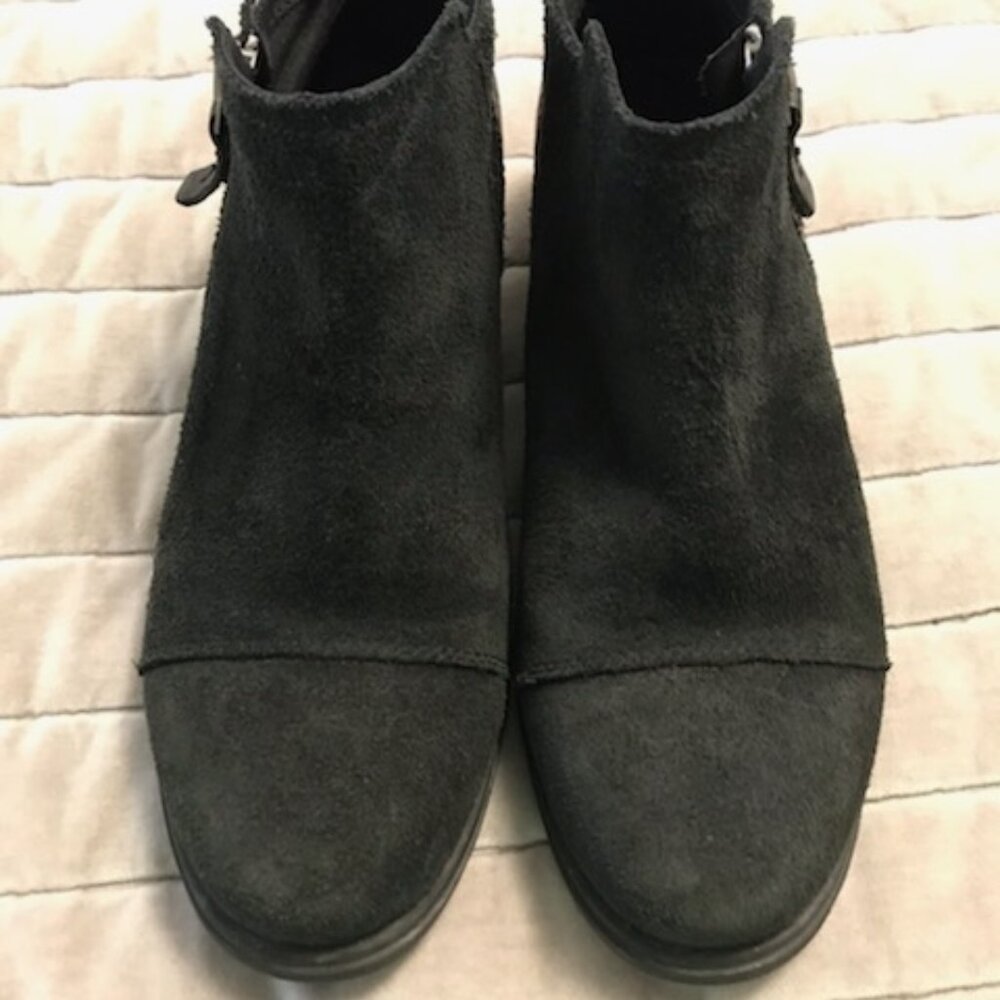 Sorel women ankle suede boot 8.5